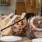 Marina Sands Boutique Obzor